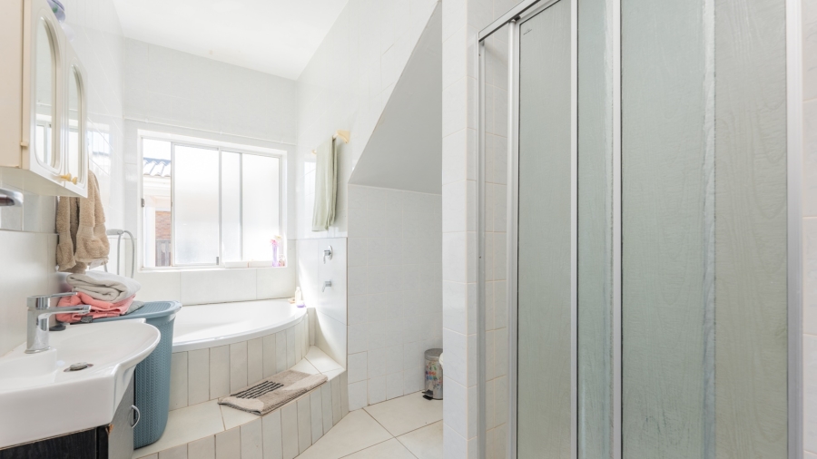 7 Bedroom Property for Sale in Struisbaai Western Cape